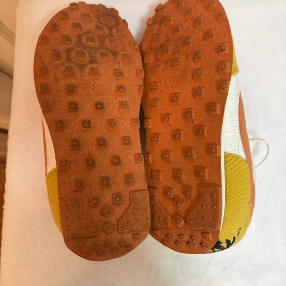 Women’s Nike Daybreak SE 'Sun Club - White Sand Gold' - Picture 8 of 13